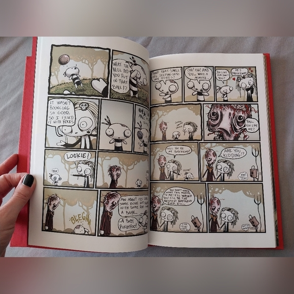 Goth "Lenore: Cooties" Roman Dirge Titan Books Diamond Exclusive Graphic Novel - Picture 6 of 6